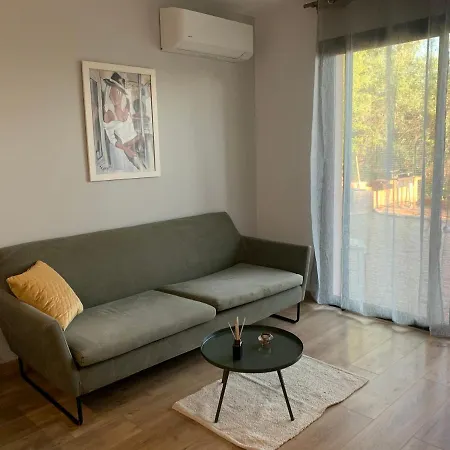 Casa vacanze Appartement de type f2 avec grand jardin à 10min d Ajaccio Afa